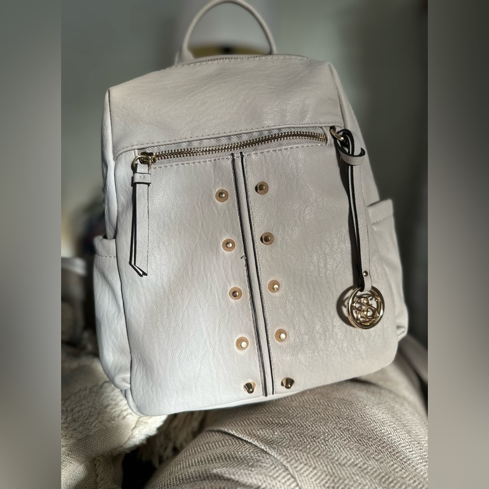 NWOT Jessica Simpson Icy Gray Faux Leather Backpack
